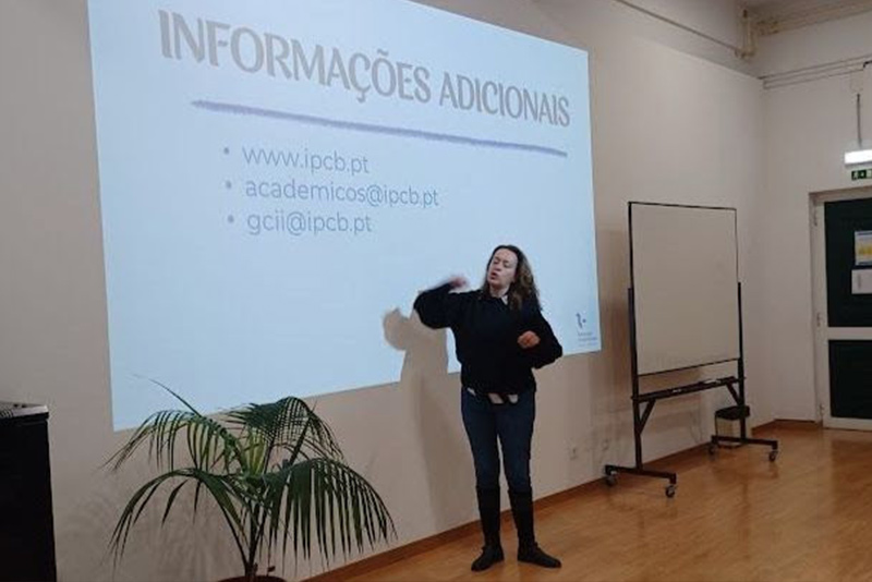 Entre escolhas e oportunidades: olhar o futuro no Ensino Superior e no mundo do trabalho